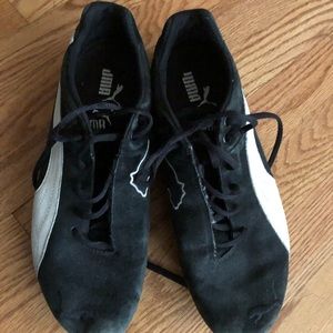 Men’s black puma shoes